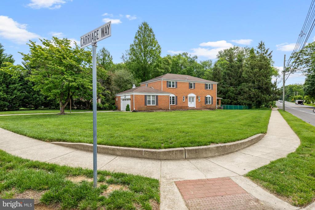 1 CARRIAGE WAY
