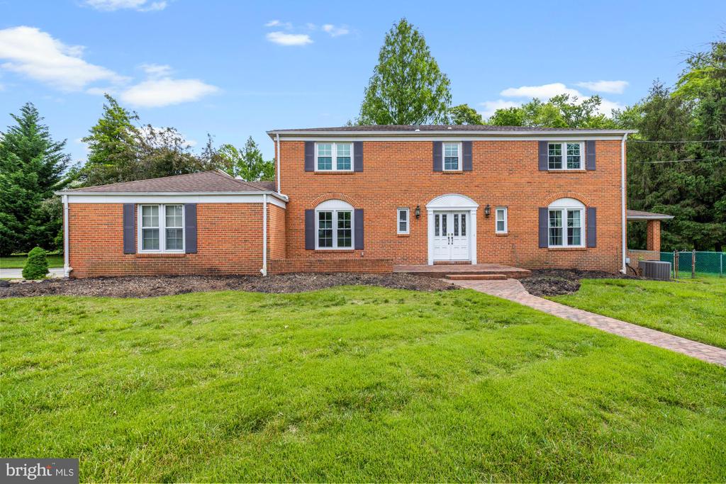 1 CARRIAGE WAY