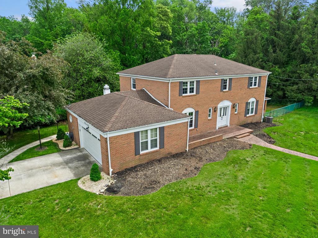 1 CARRIAGE WAY