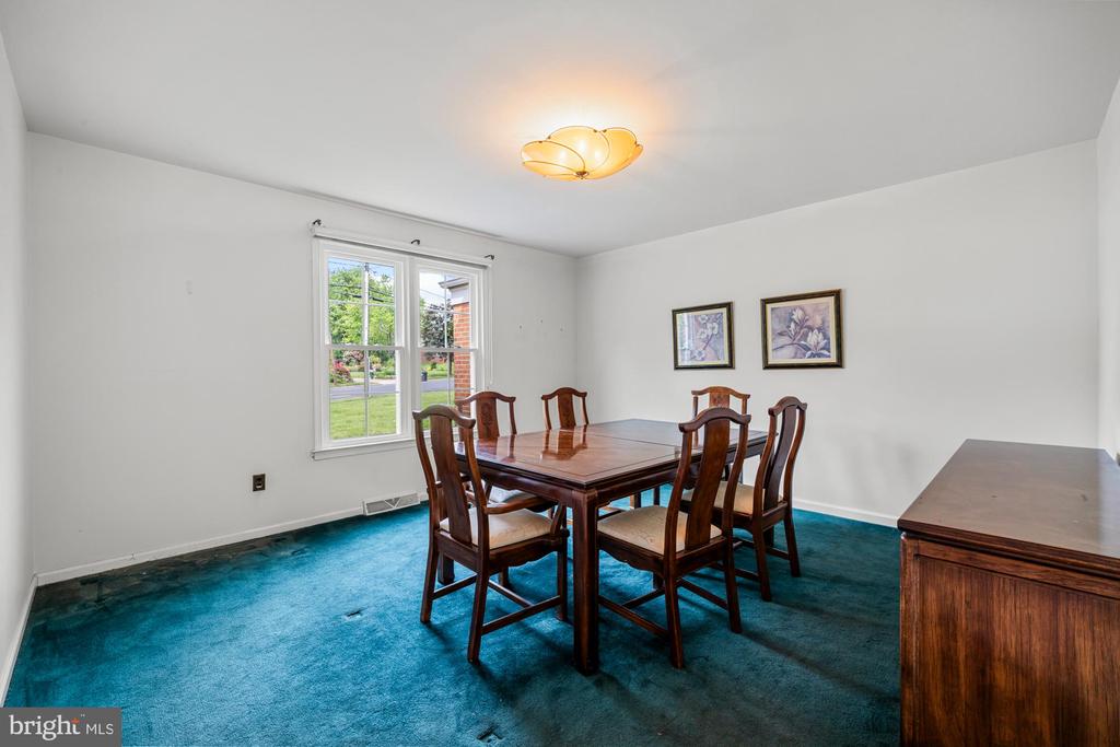 1 CARRIAGE WAY