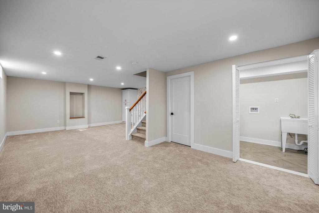 10 WARWICK COURT