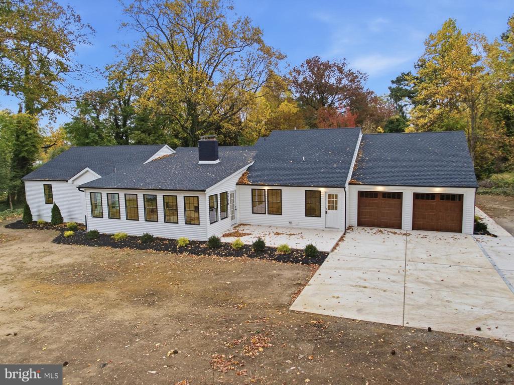 2716 BRANCH PIKE