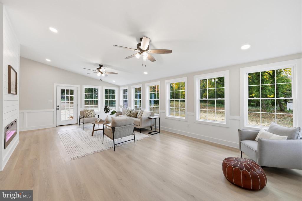 2716 BRANCH PIKE