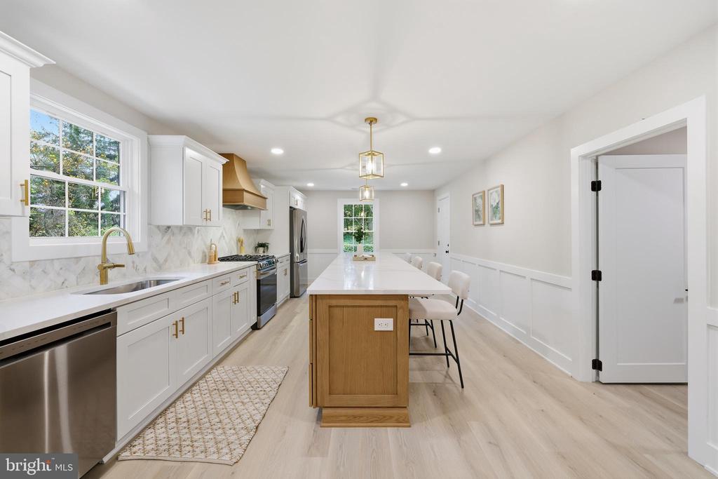 2716 BRANCH PIKE