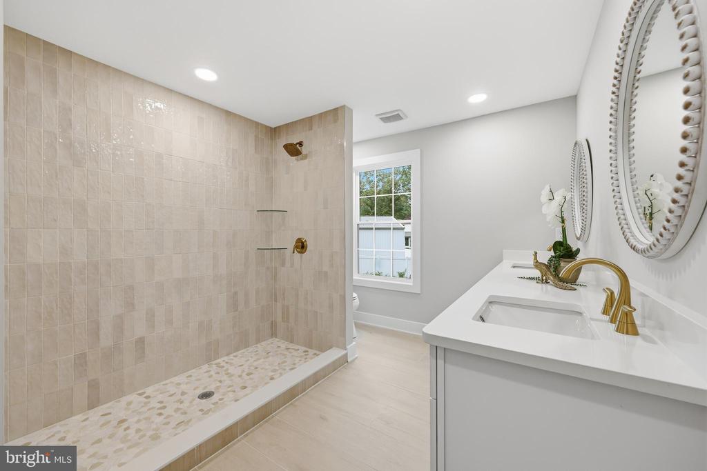2716 BRANCH PIKE