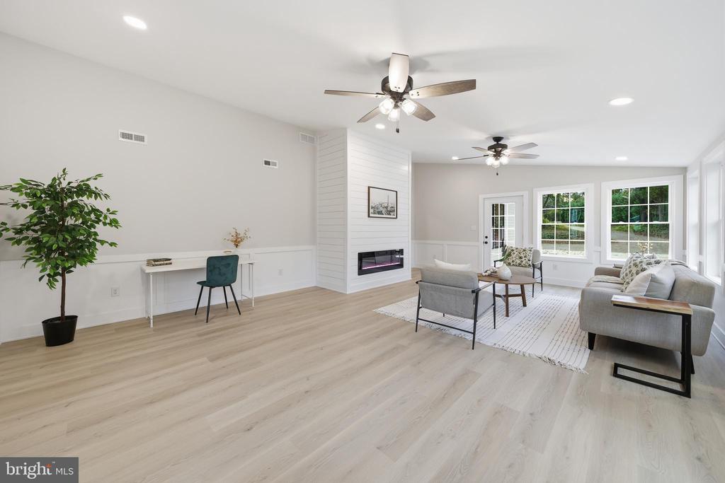 2716 BRANCH PIKE