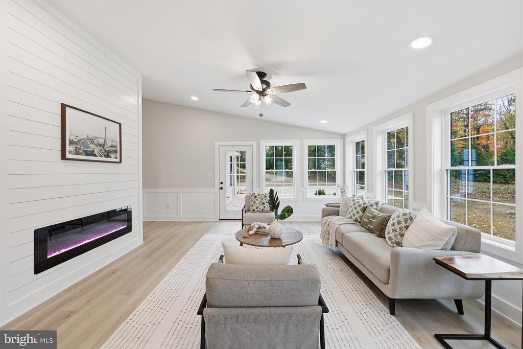 2716 BRANCH PIKE