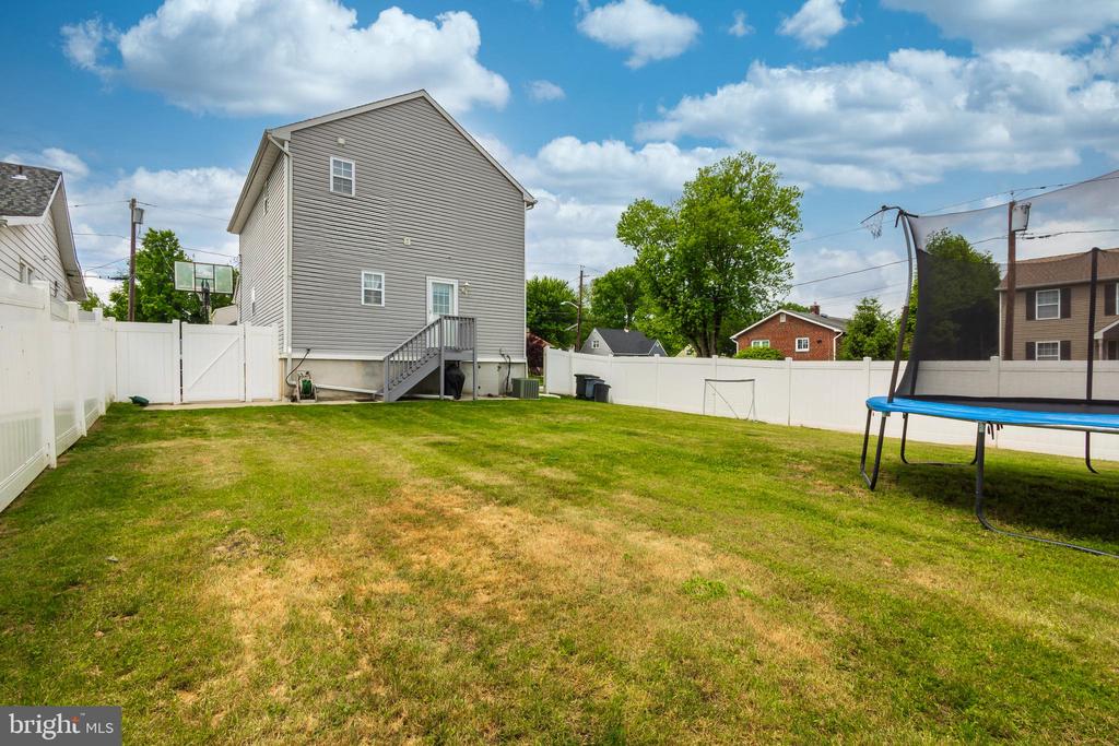 631 GREEN AVENUE