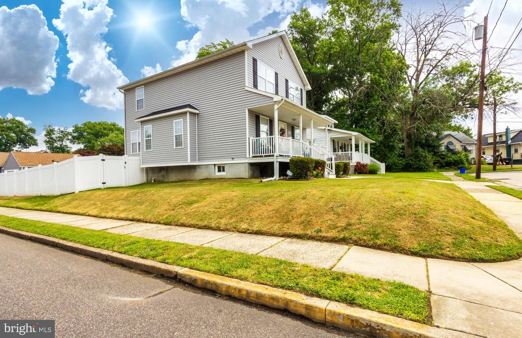 631 GREEN AVENUE