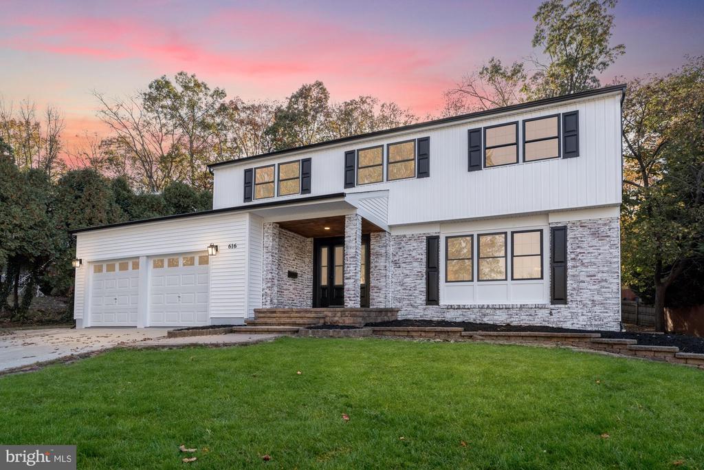 616 GLEN COURT