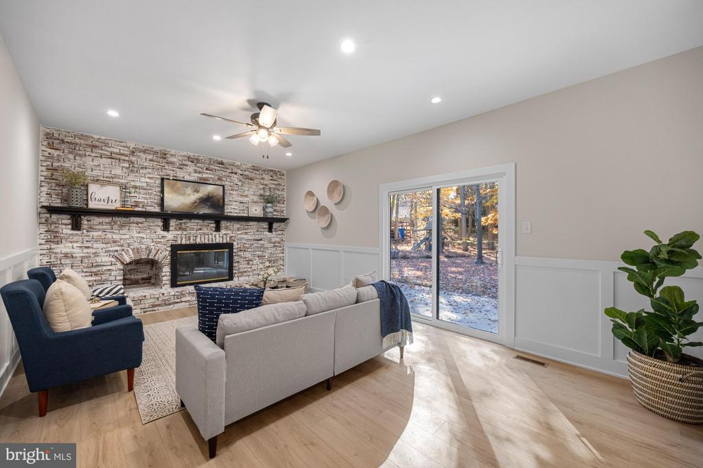 616 GLEN COURT