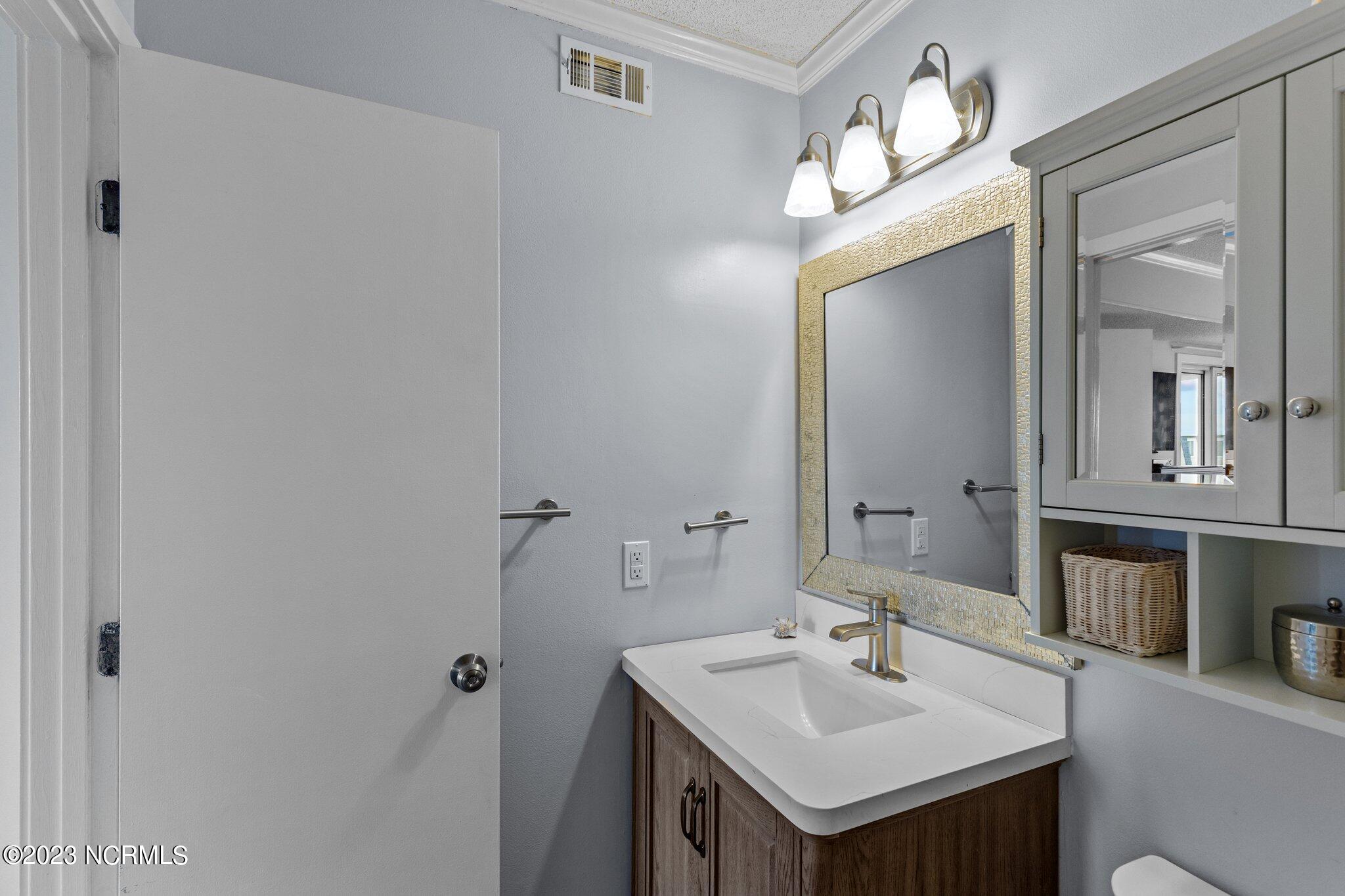 1904 E Fort Macon Road 386