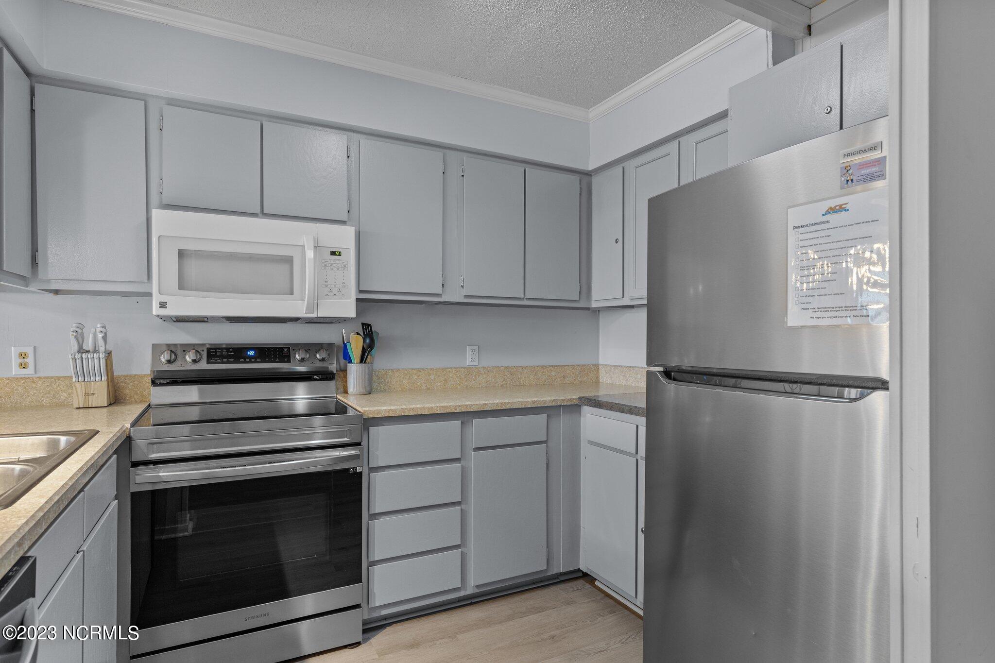 1904 E Fort Macon Road 386