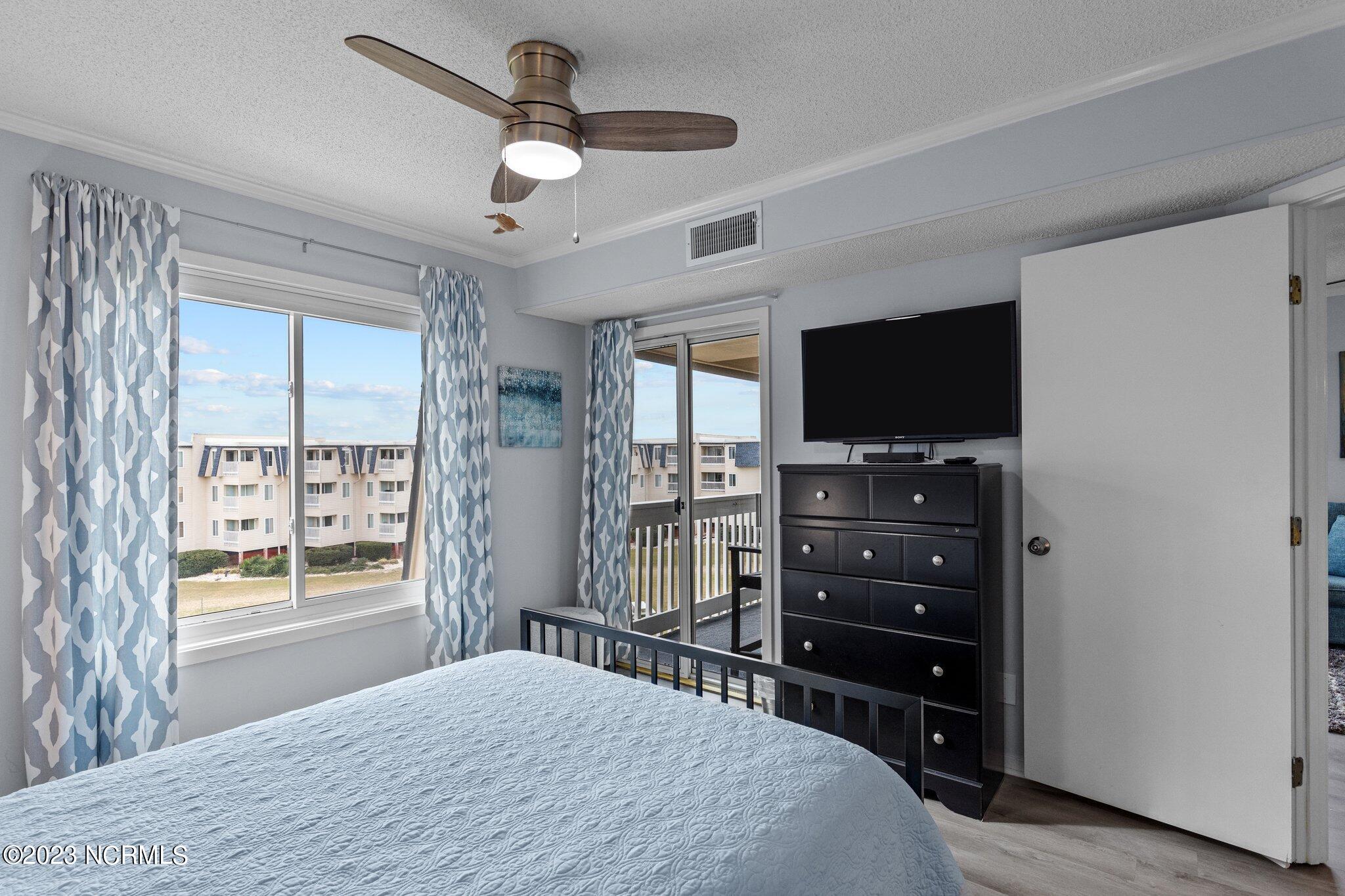 1904 E Fort Macon Road 386