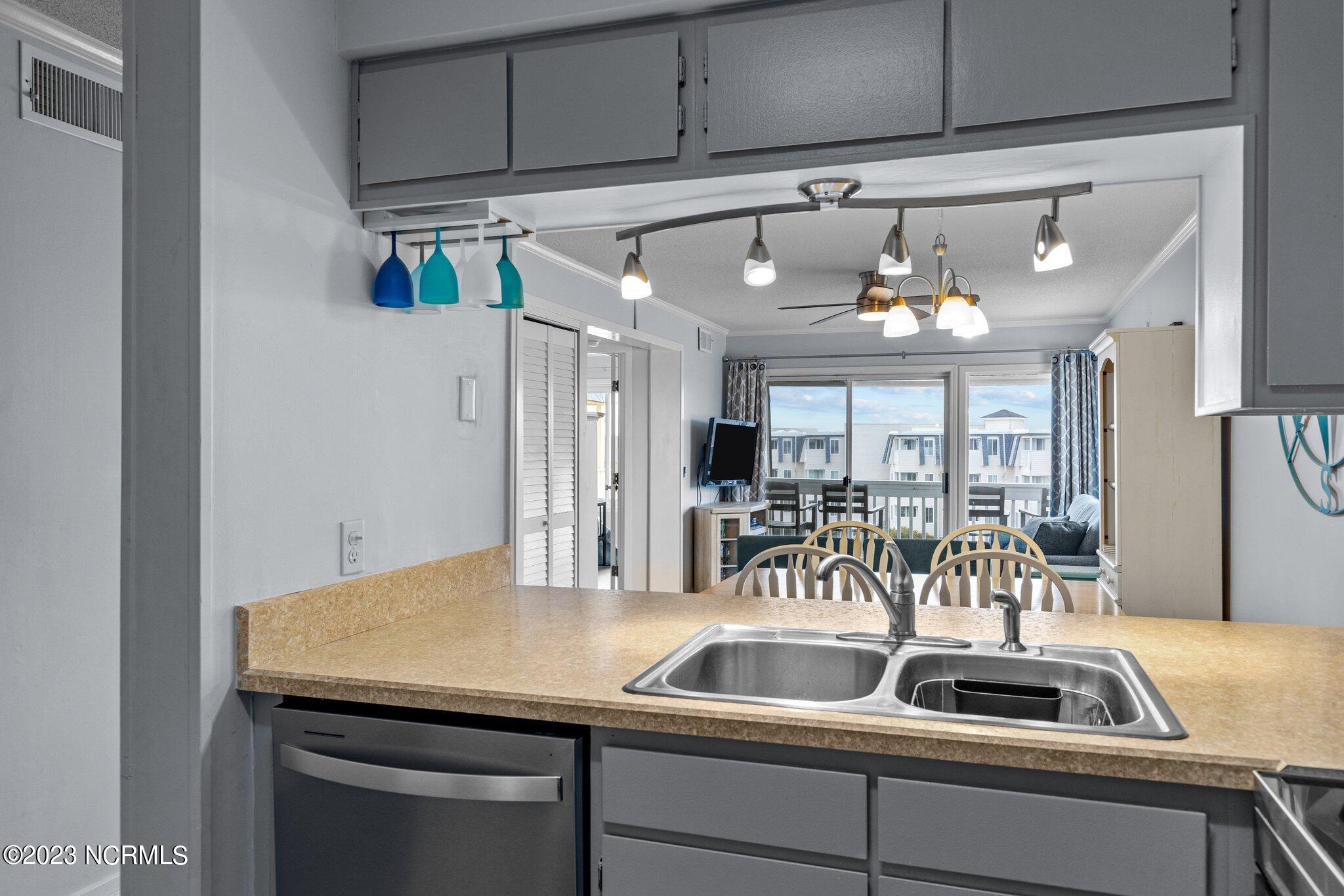 1904 E Fort Macon Road 386