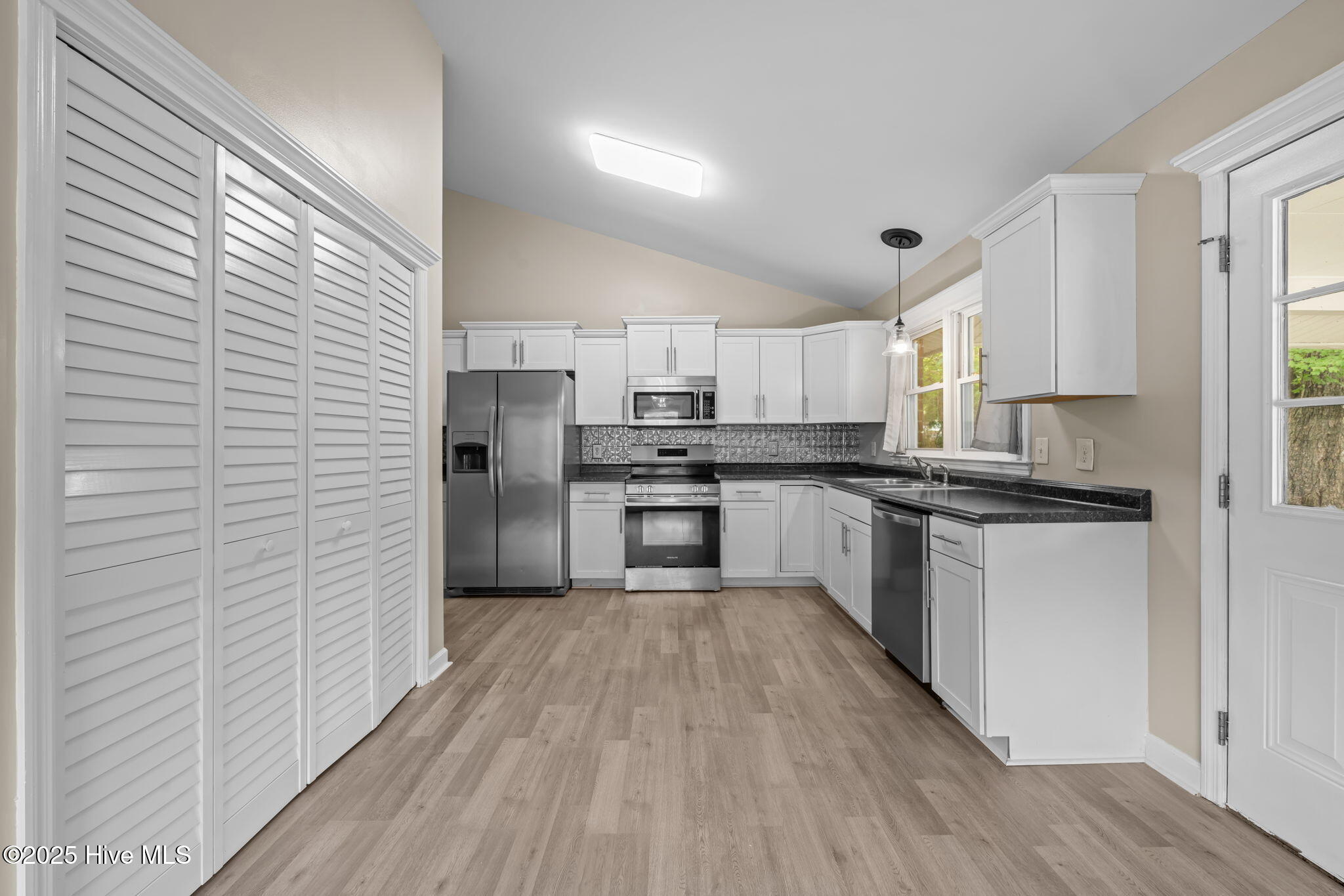 2703 Edgewood Street