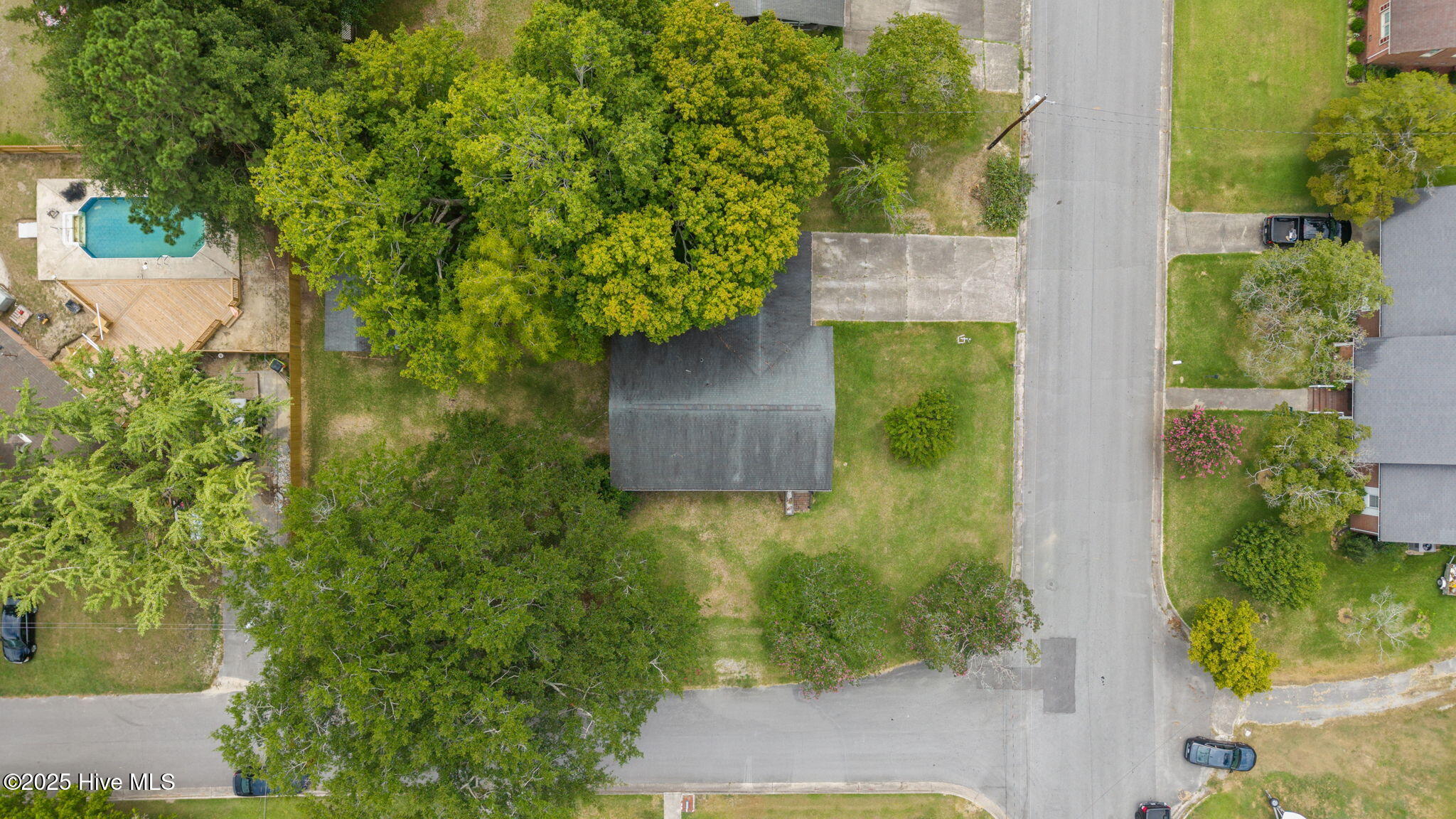 2703 Edgewood Street