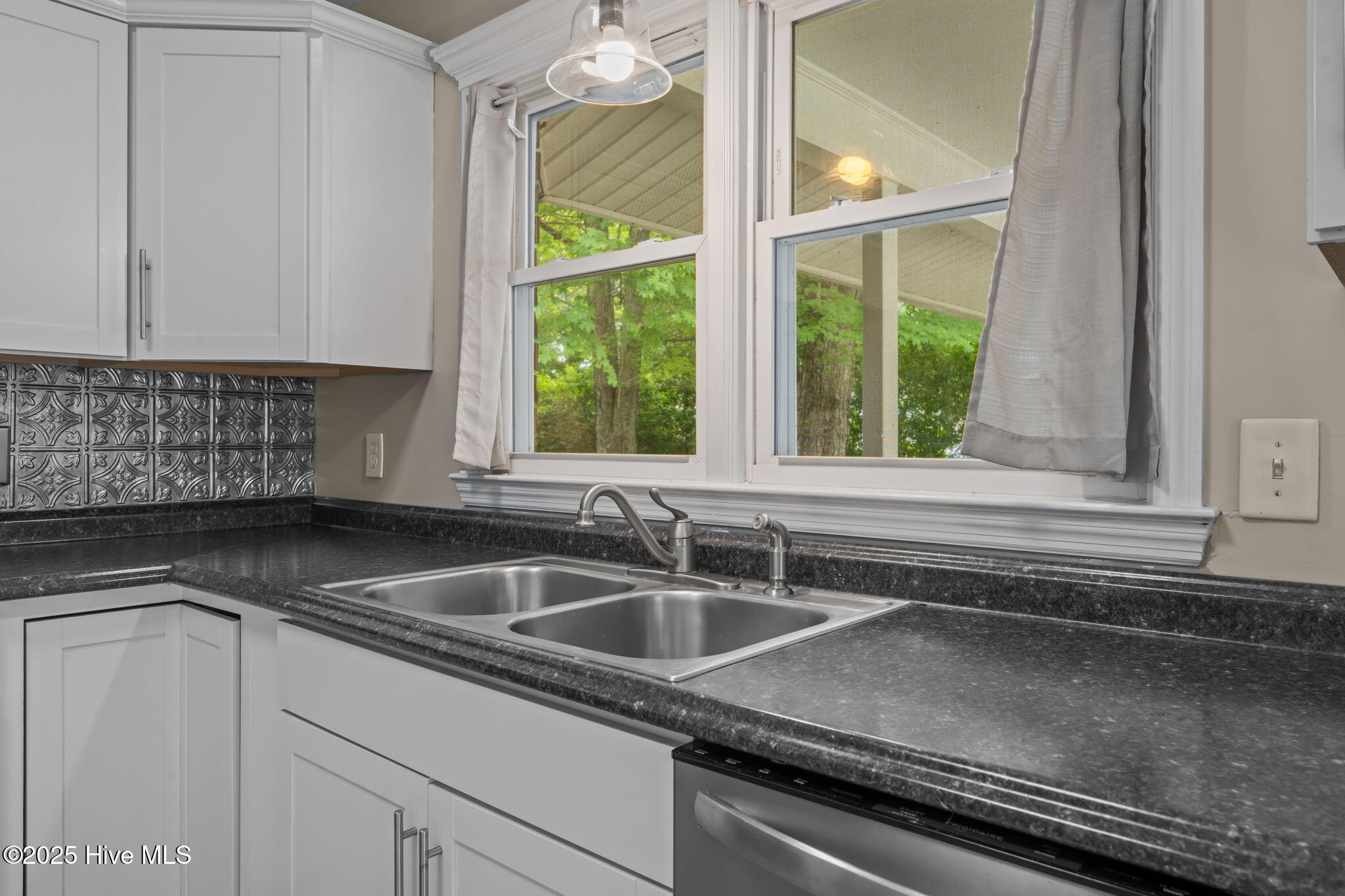 2703 Edgewood Street