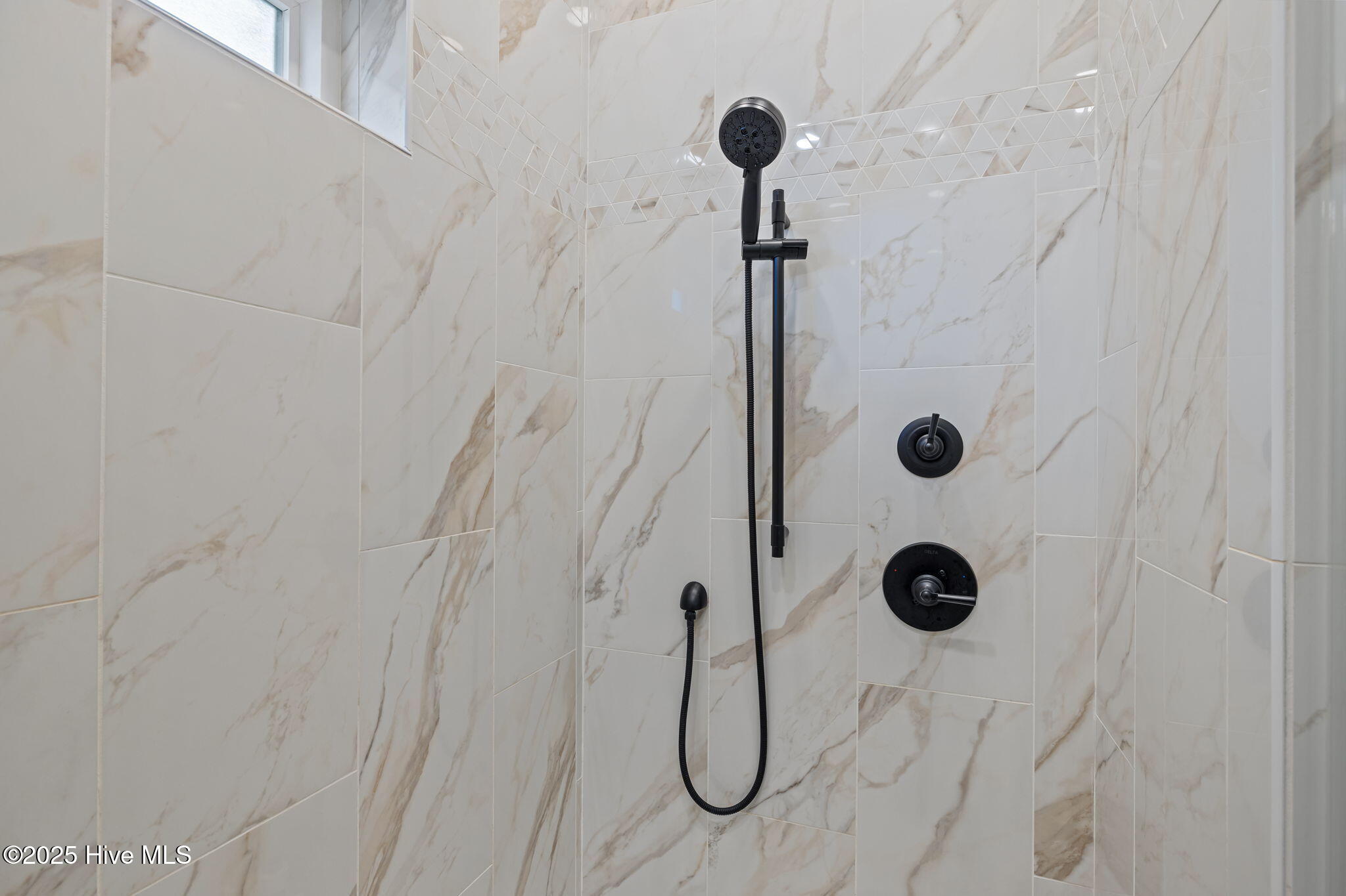 110 Periwinkle Drive