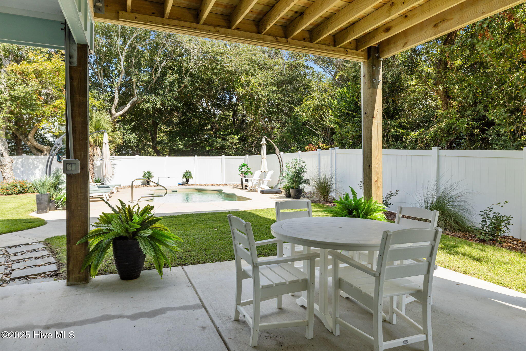 110 Periwinkle Drive