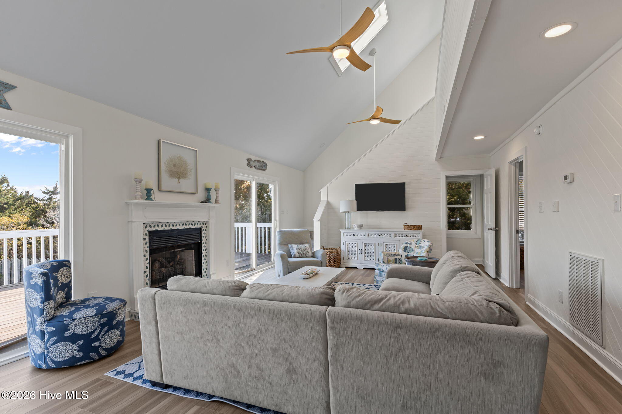 5423 Emerald Drive