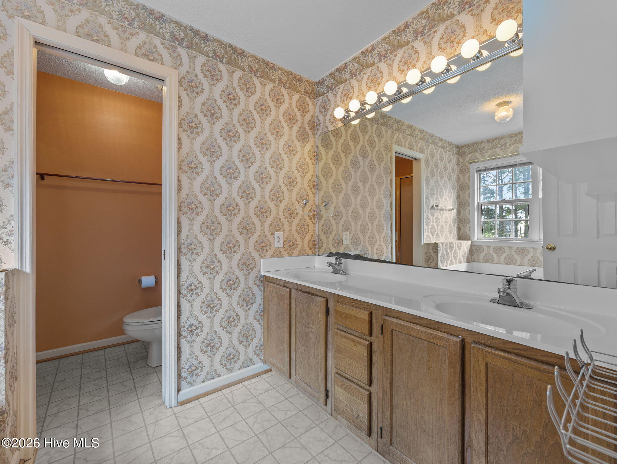 1017 N Commons Drive N