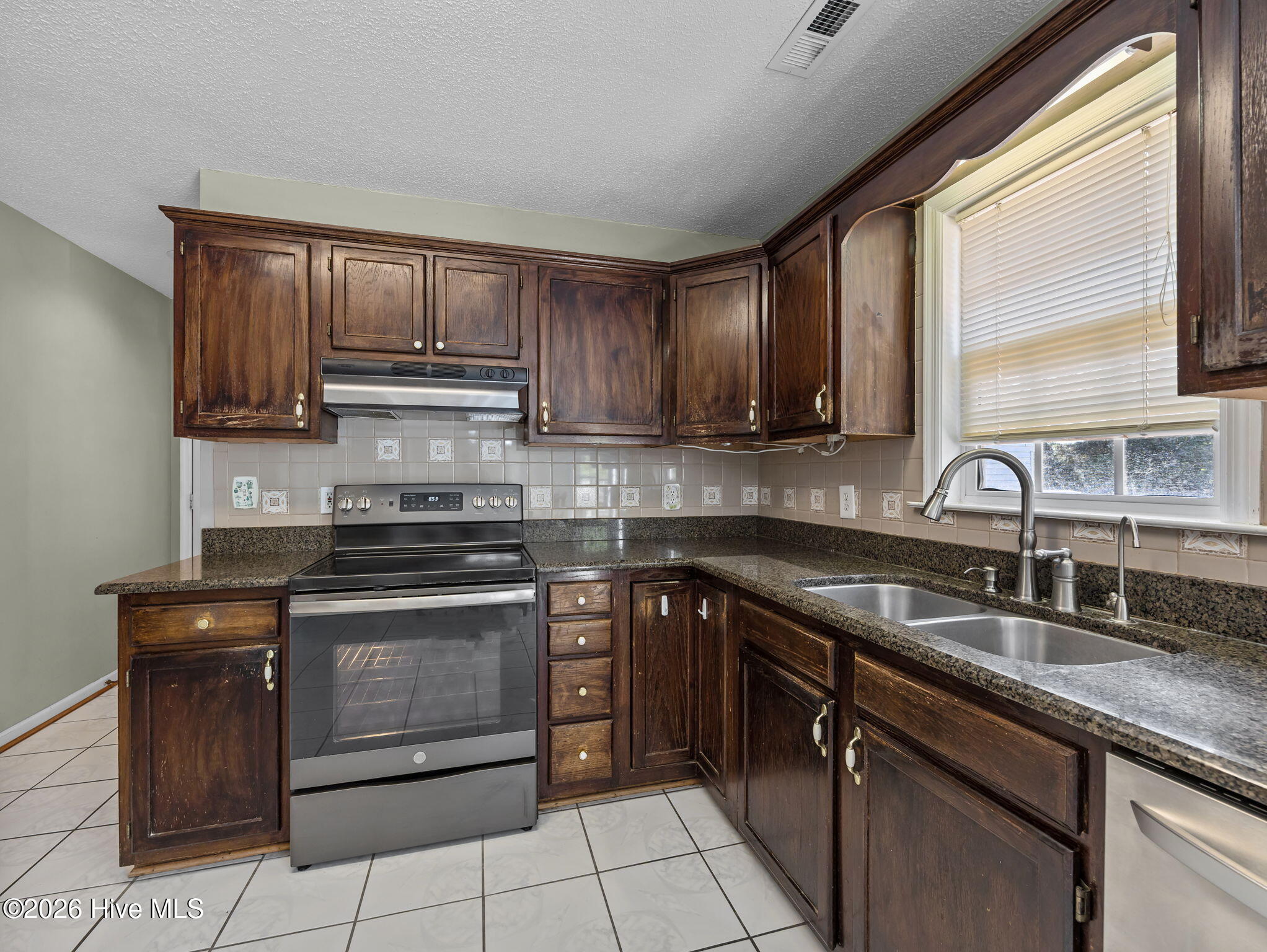 1017 N Commons Drive N