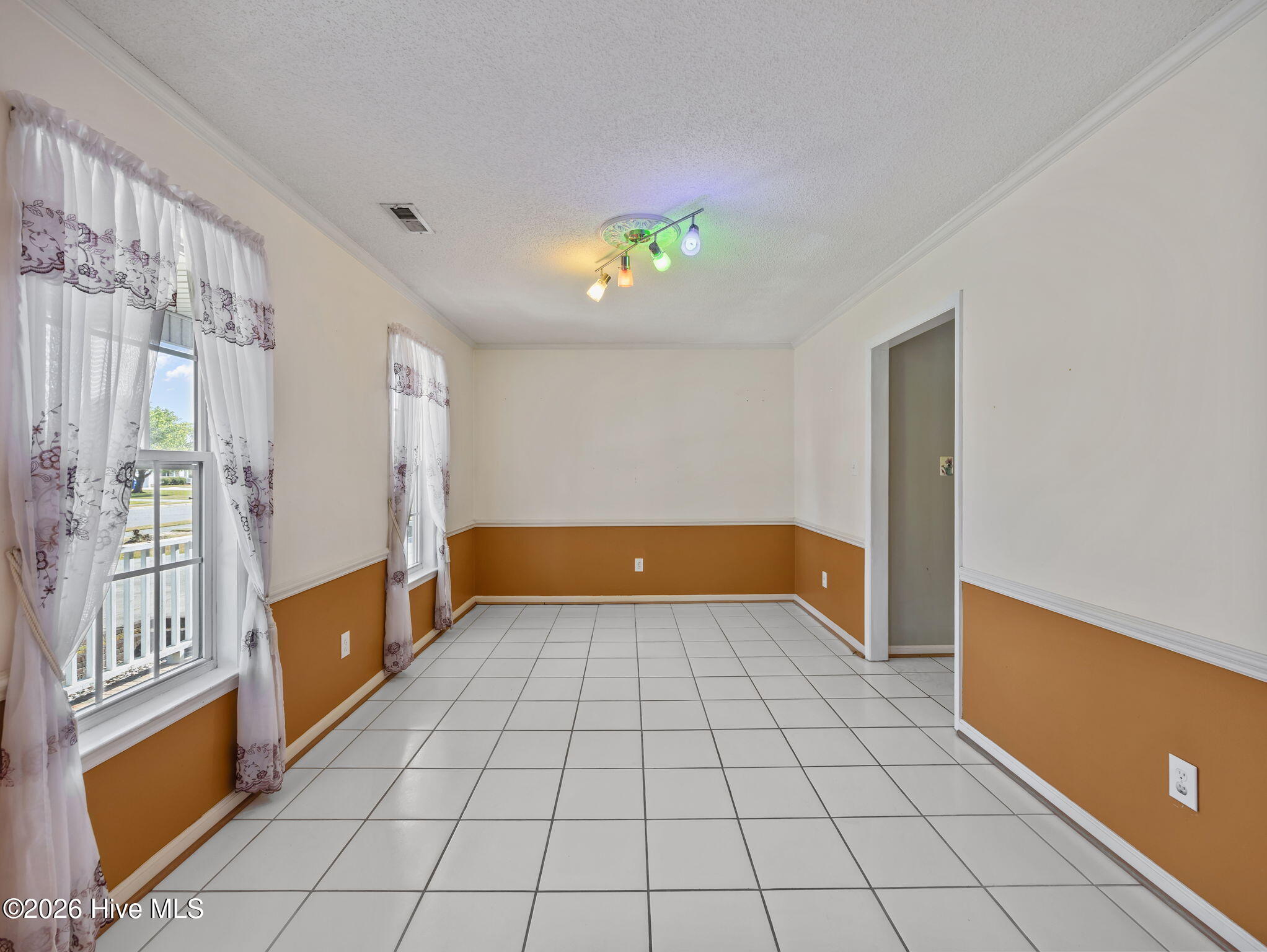 1017 N Commons Drive N