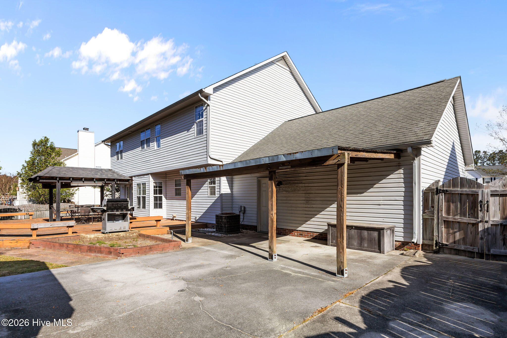 1017 N Commons Drive N