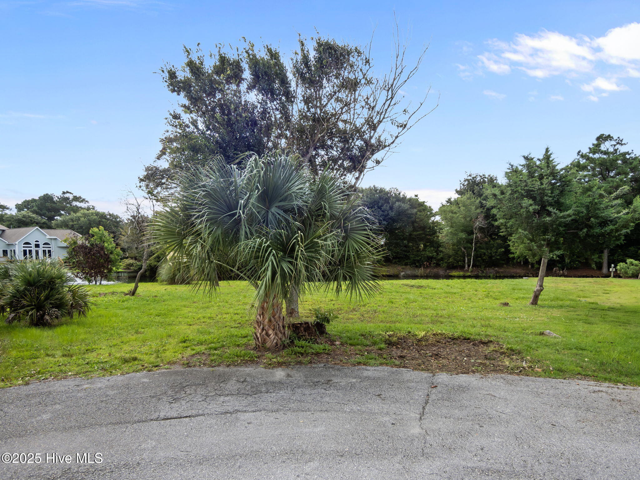 205 270 Albatross Court