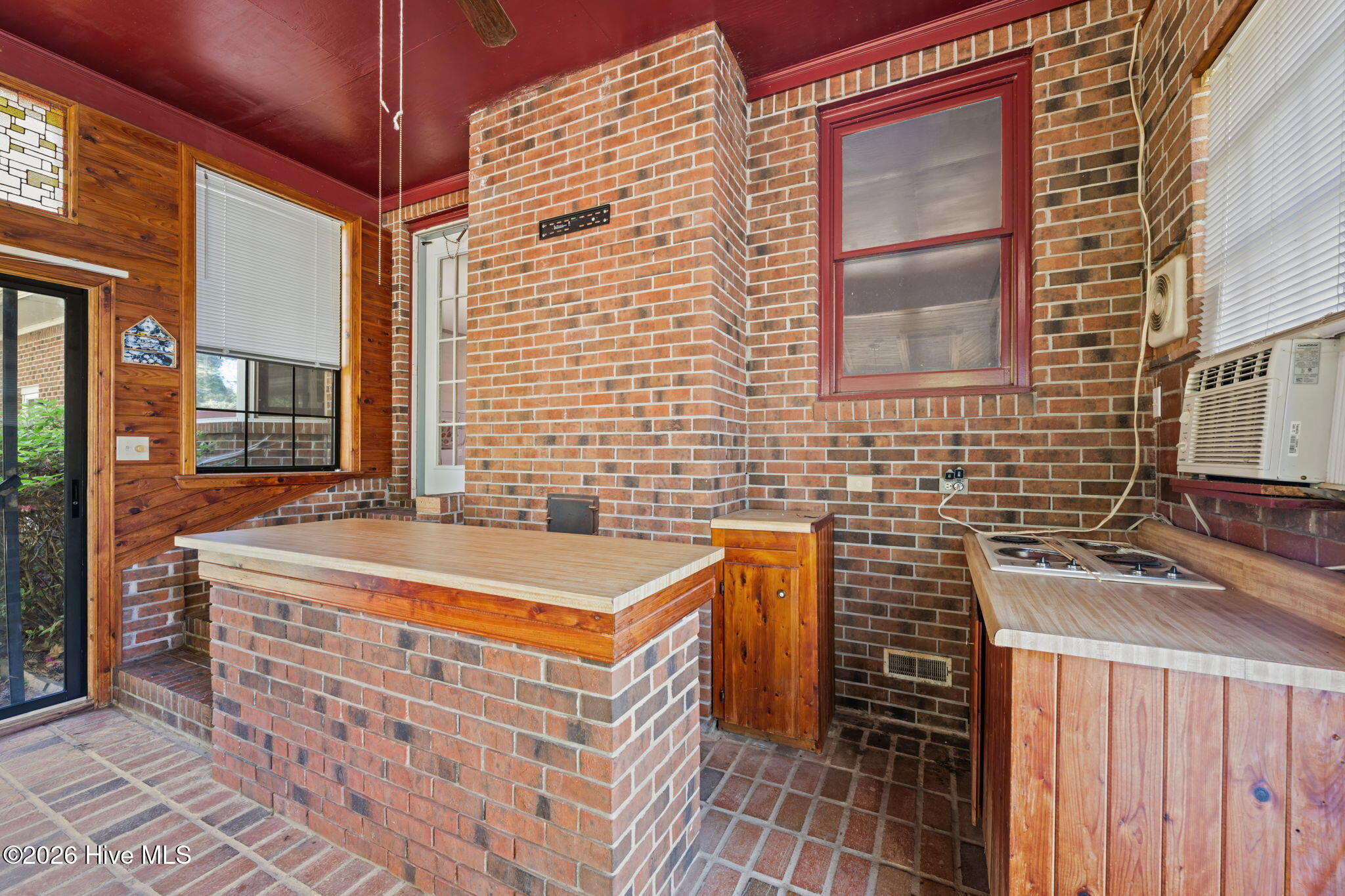 4802 Meadow Court Drive