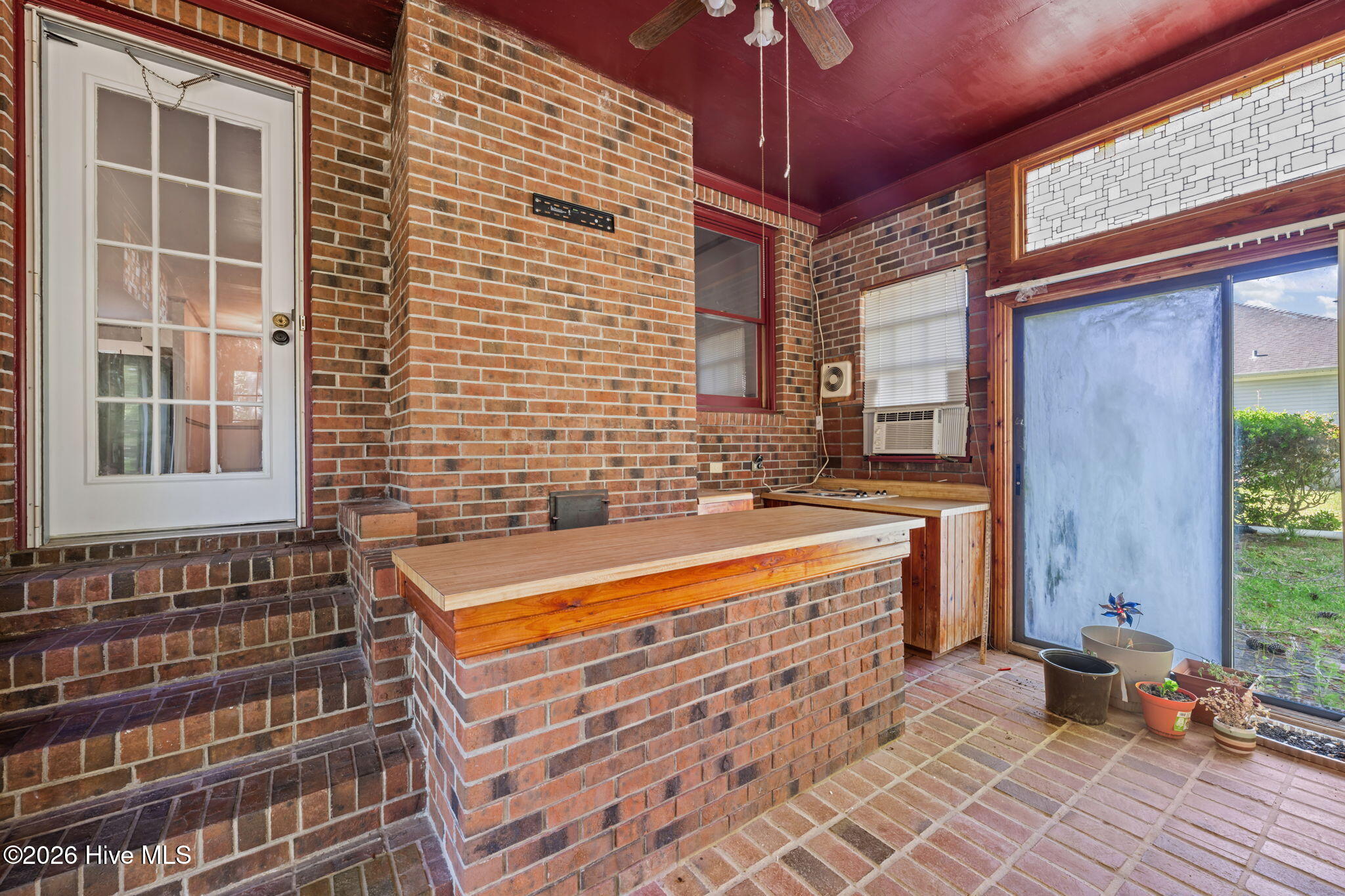 4802 Meadow Court Drive