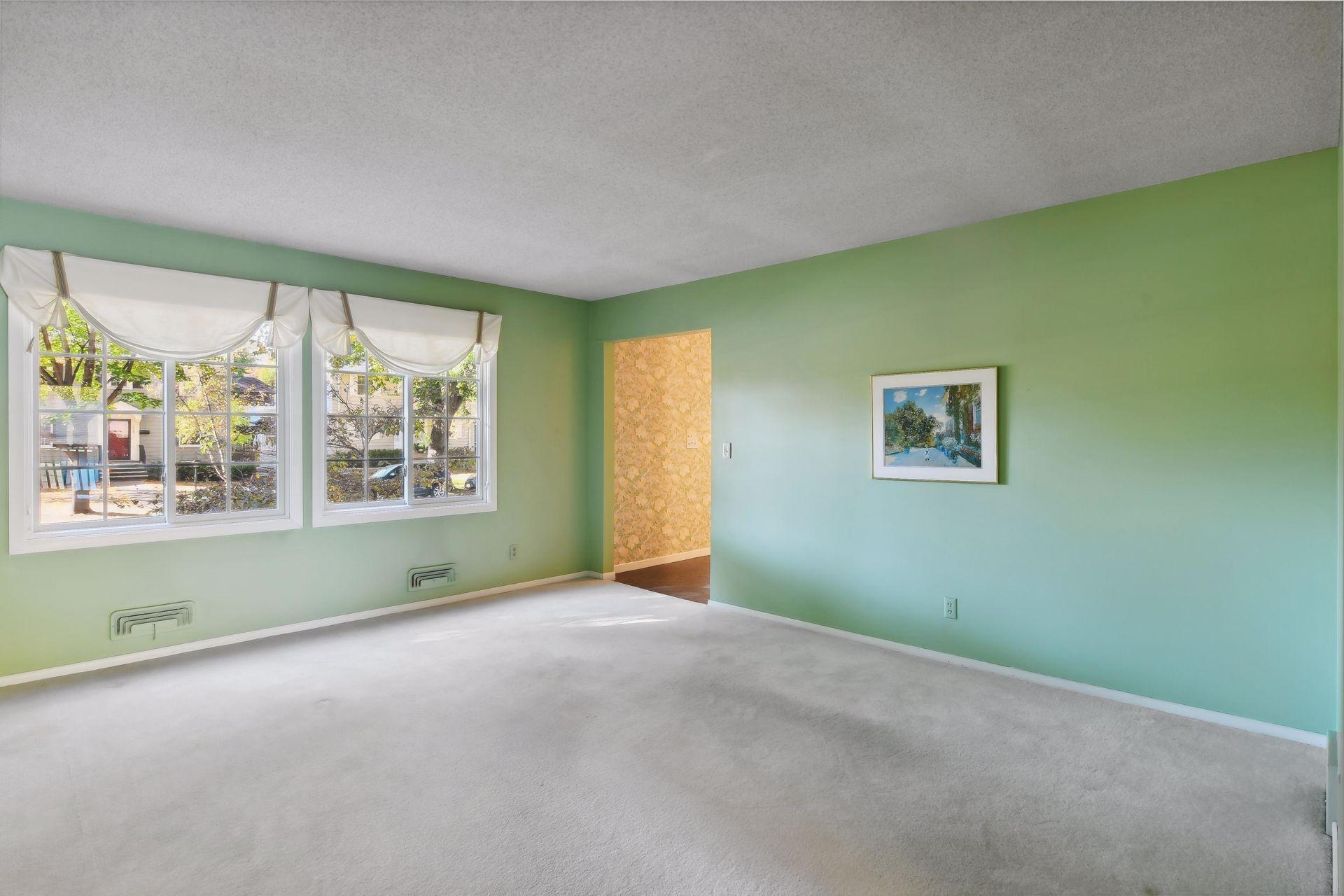 3821 Chowen Avenue S