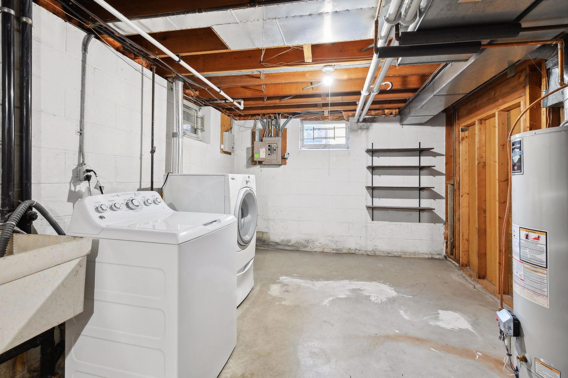 3821 Chowen Avenue S