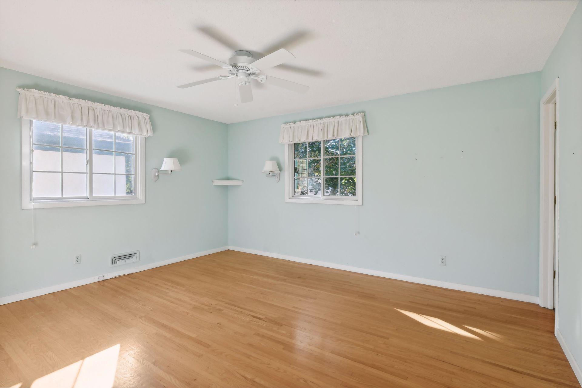 3821 Chowen Avenue S