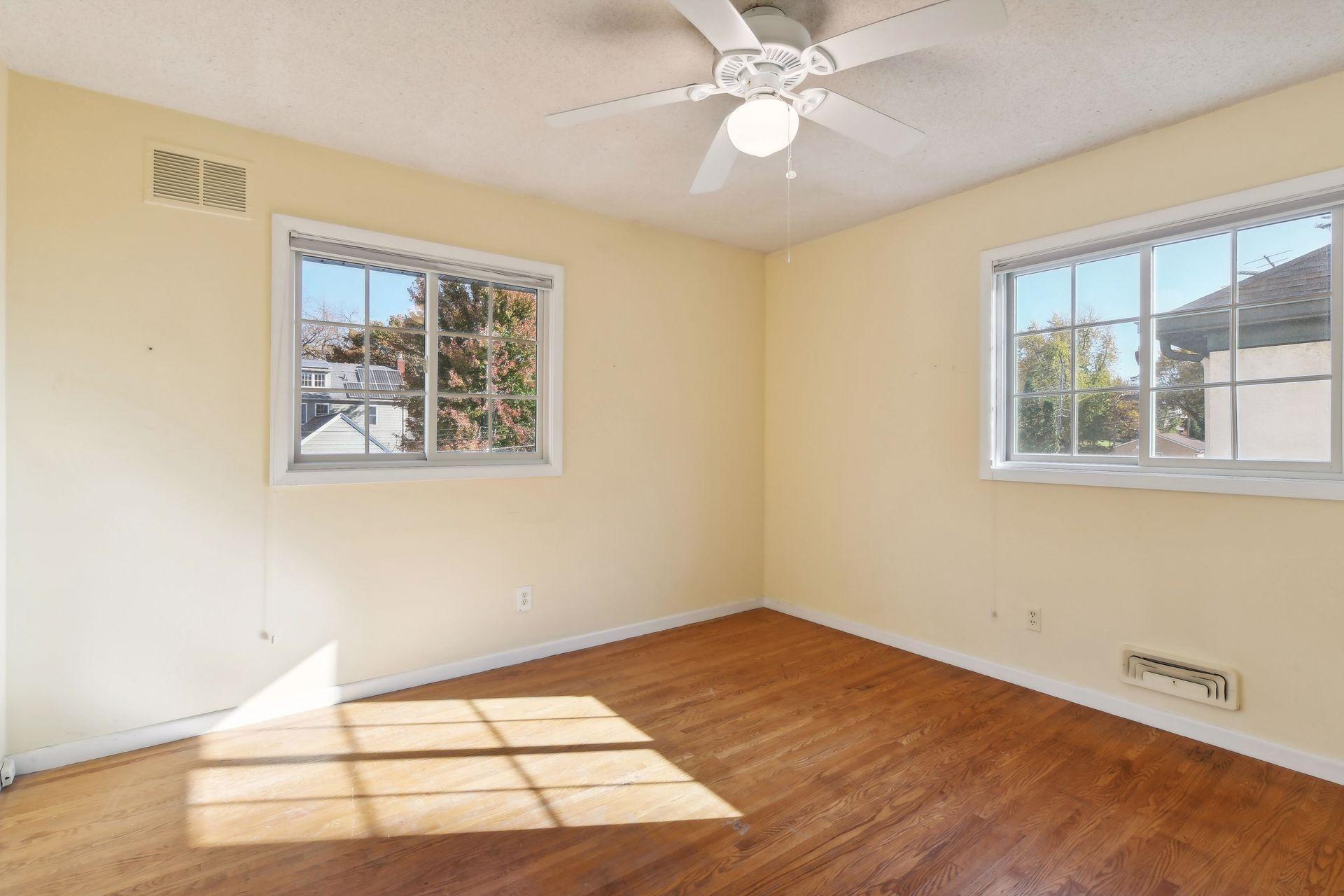 3821 Chowen Avenue S