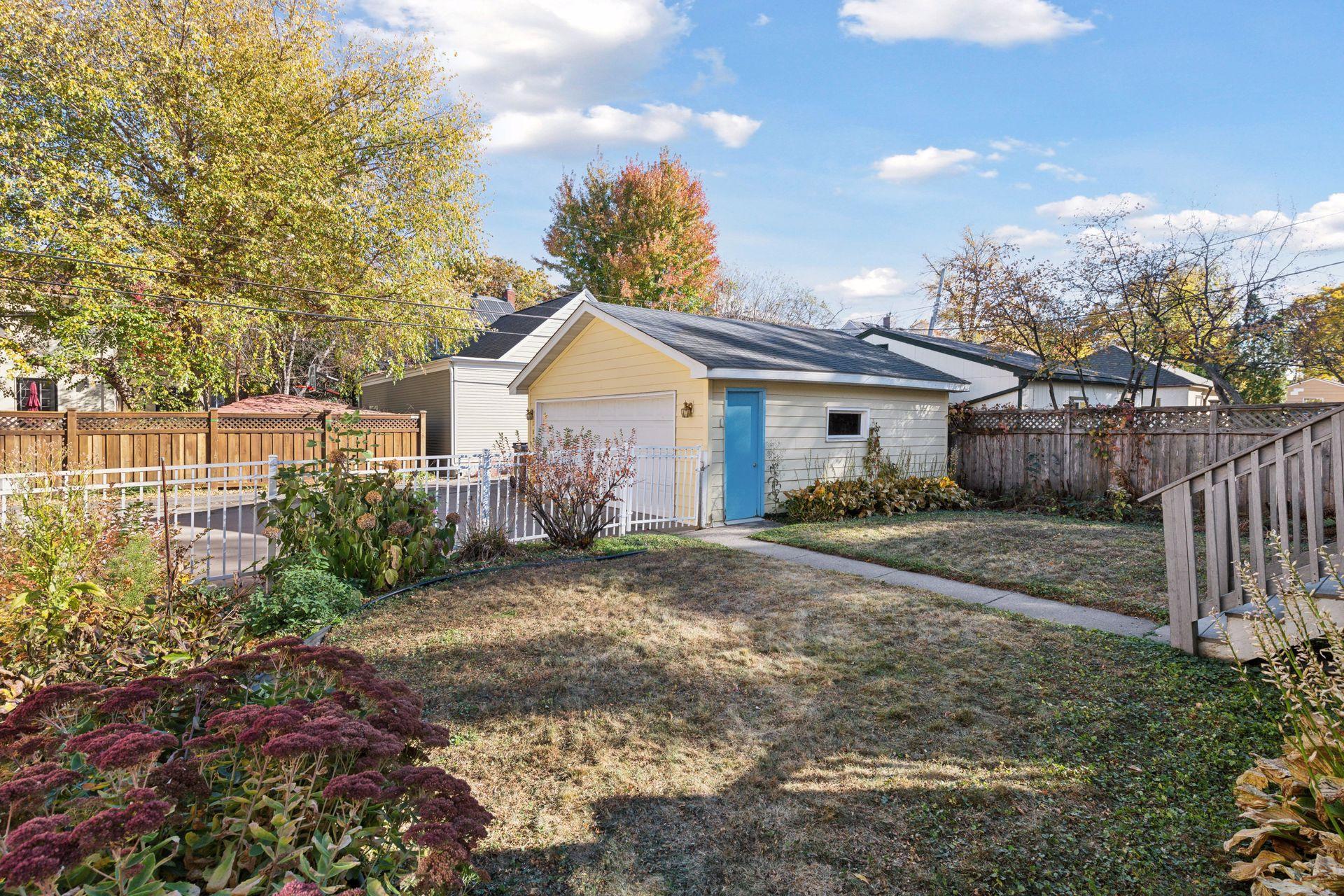 3821 Chowen Avenue S