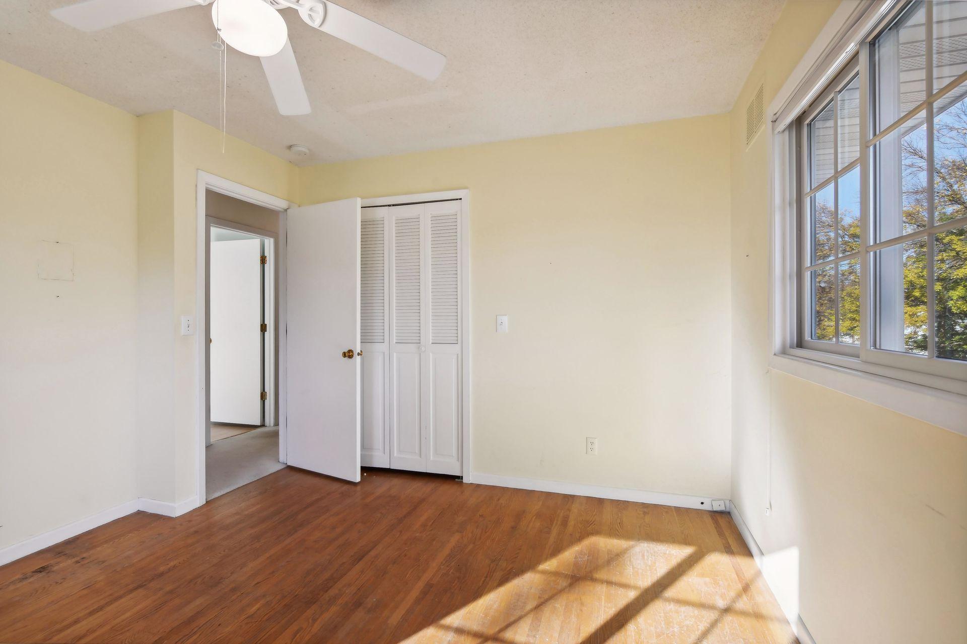 3821 Chowen Avenue S