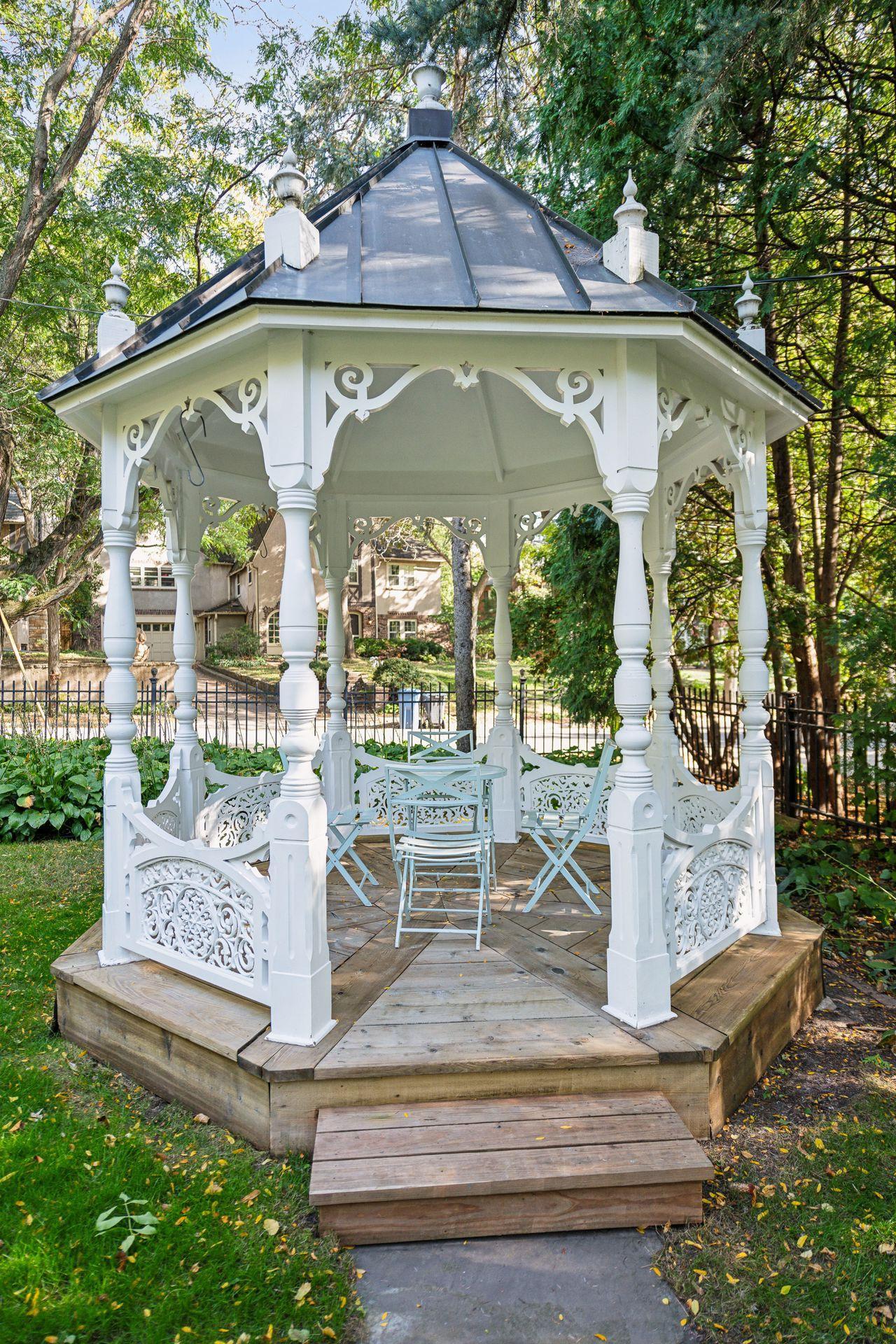 4701 E Lake Harriet Parkway