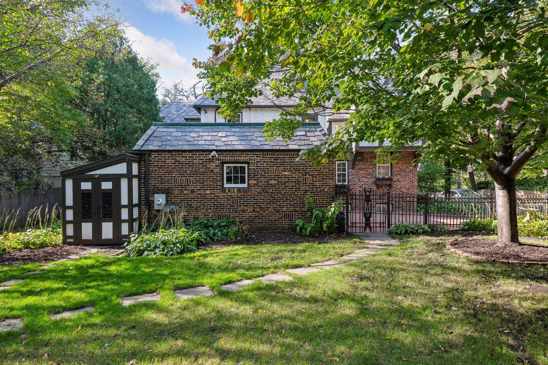 4701 E Lake Harriet Parkway