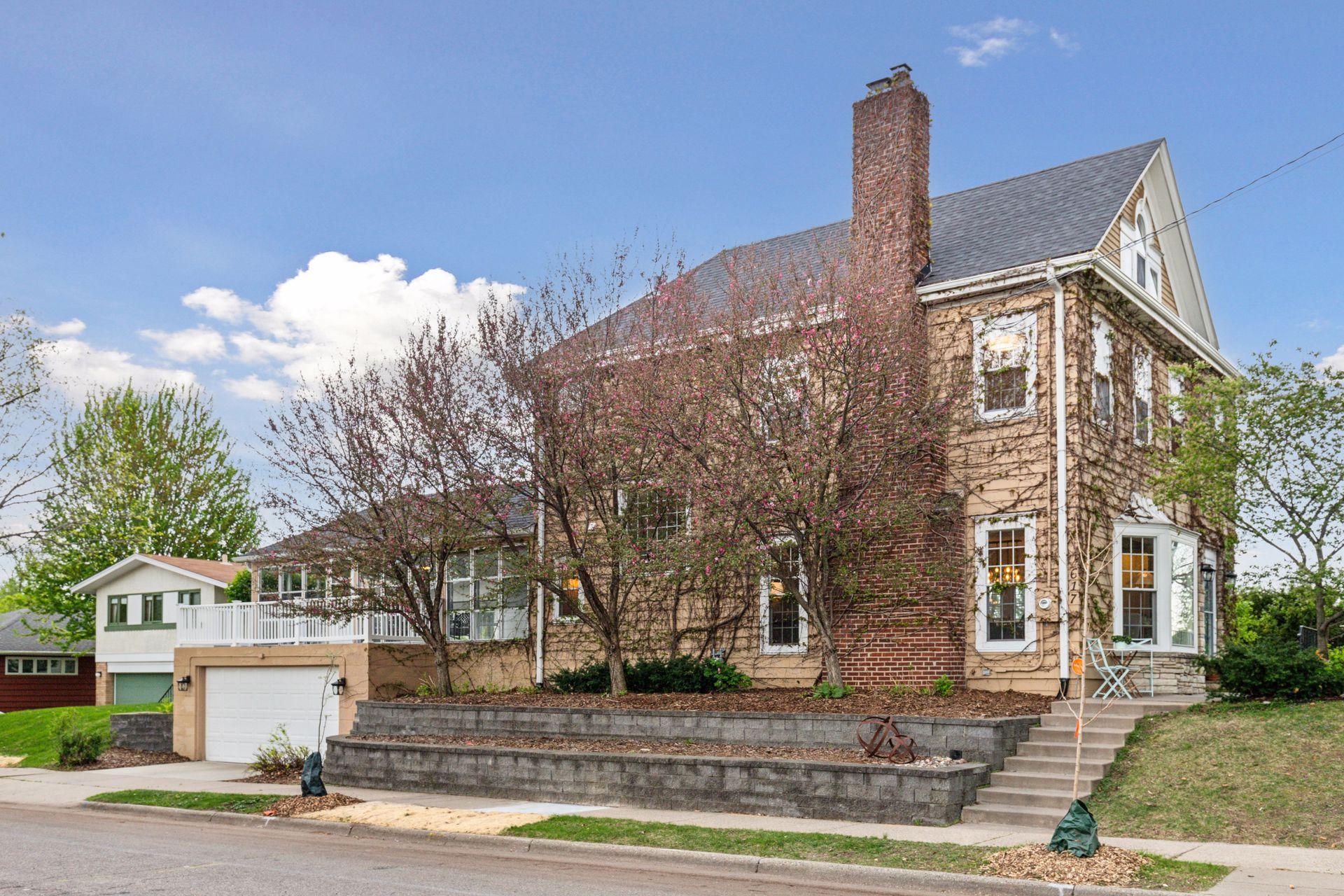 617 E 61st Street