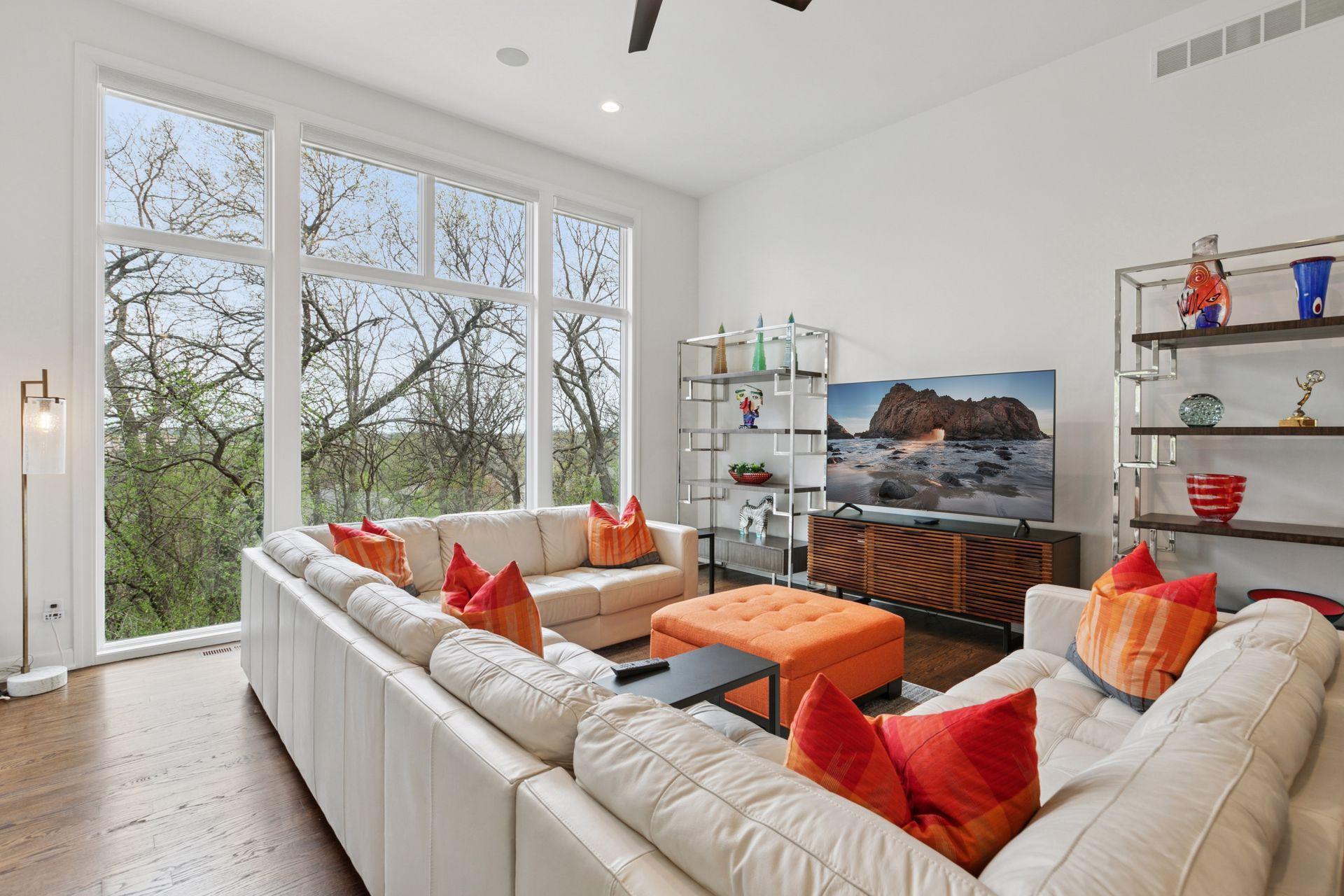 1360 Skyline Drive