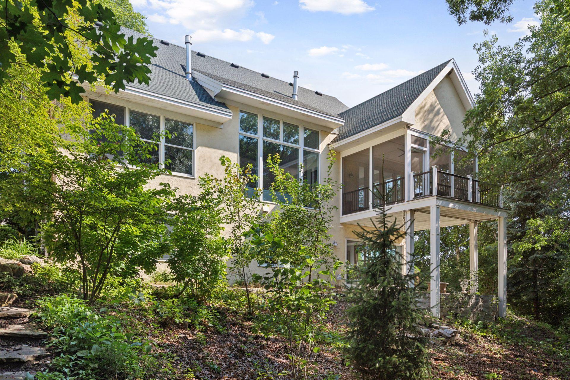 1360 Skyline Drive