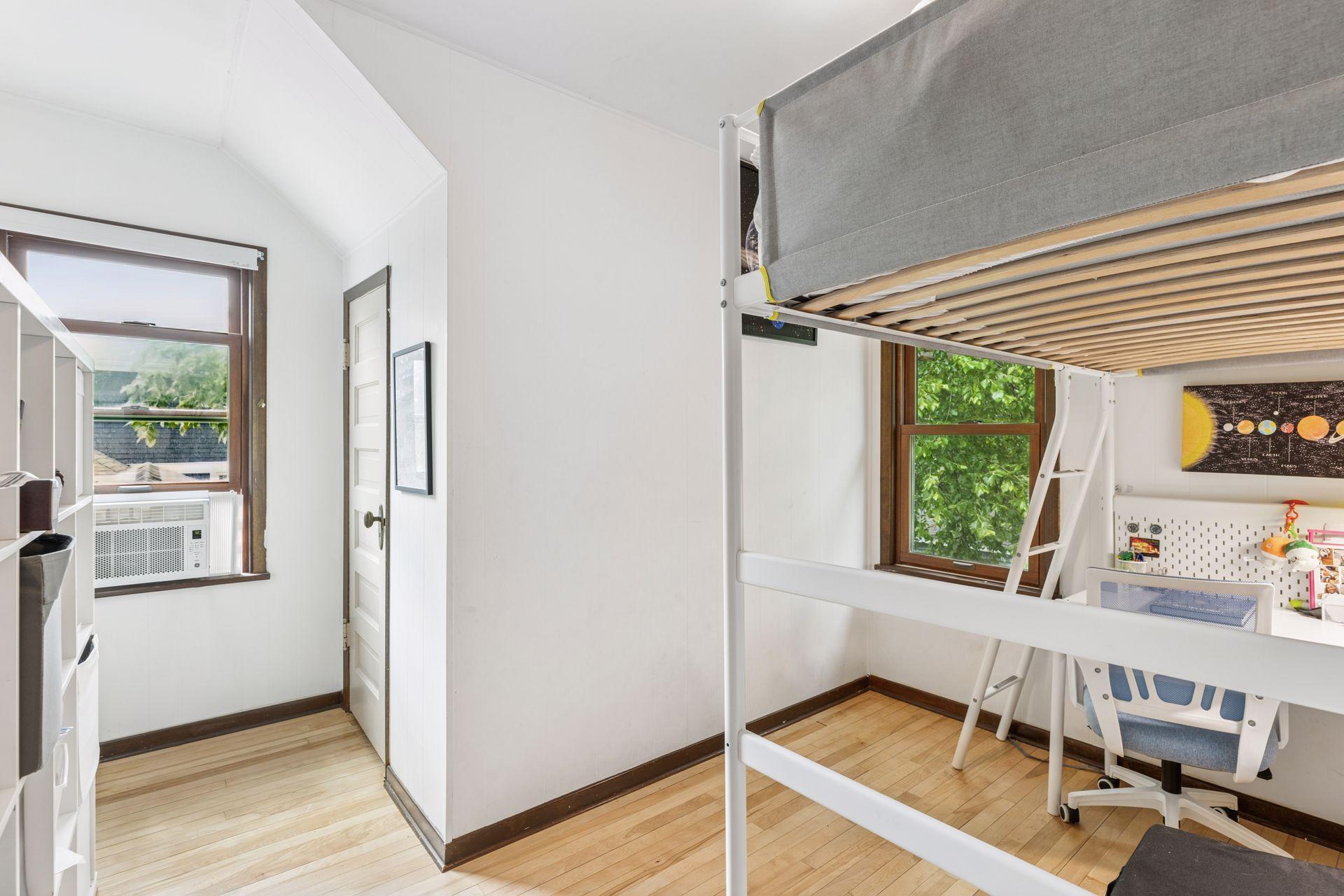 2814 W 41st Street