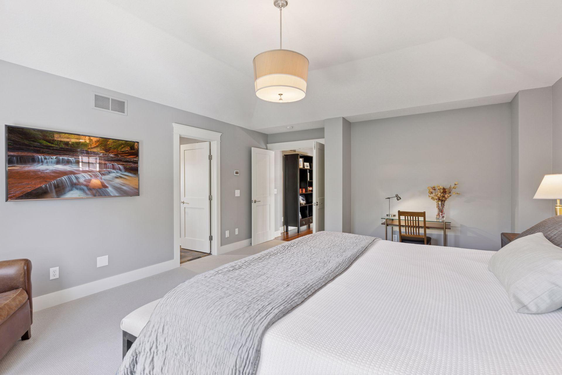 2414 W 42nd Street
