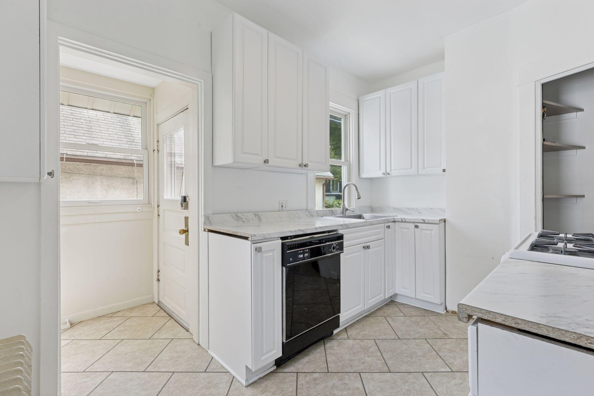 2814 W 41st Street