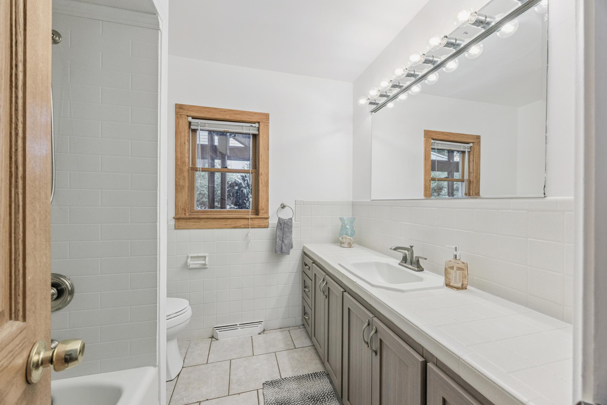 3916 Thomas Avenue S