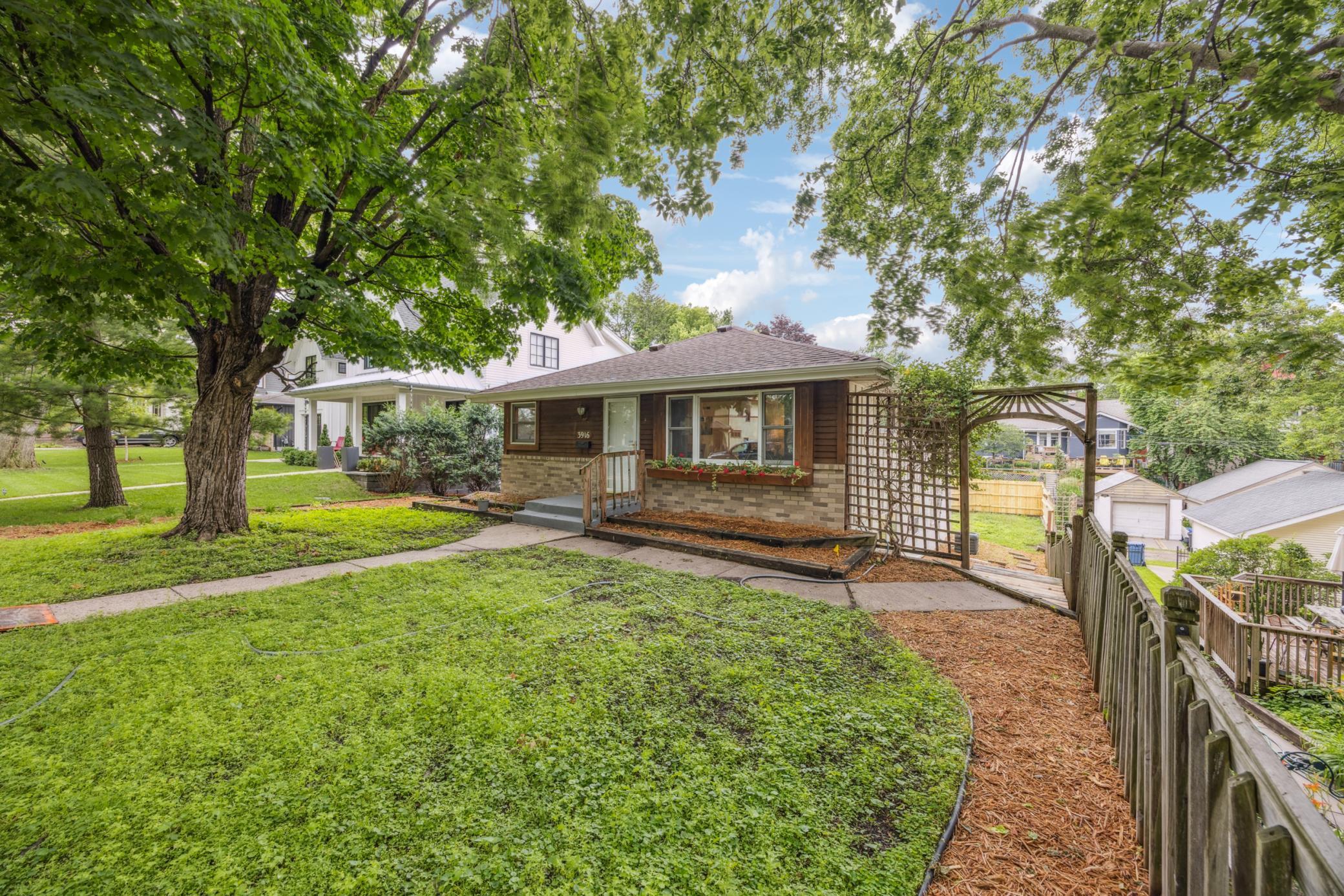 3916 Thomas Avenue S