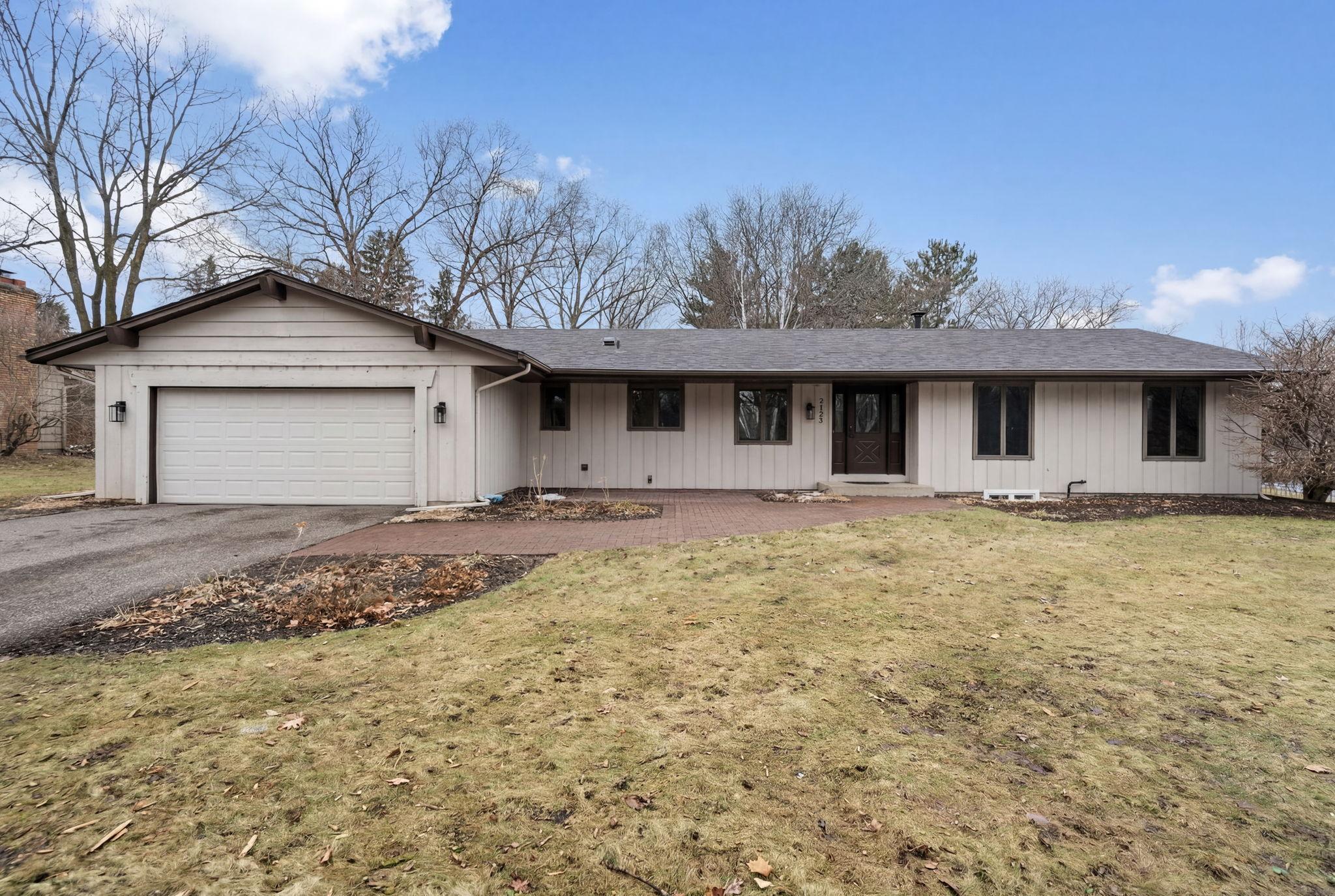 2525 Troy Lane N