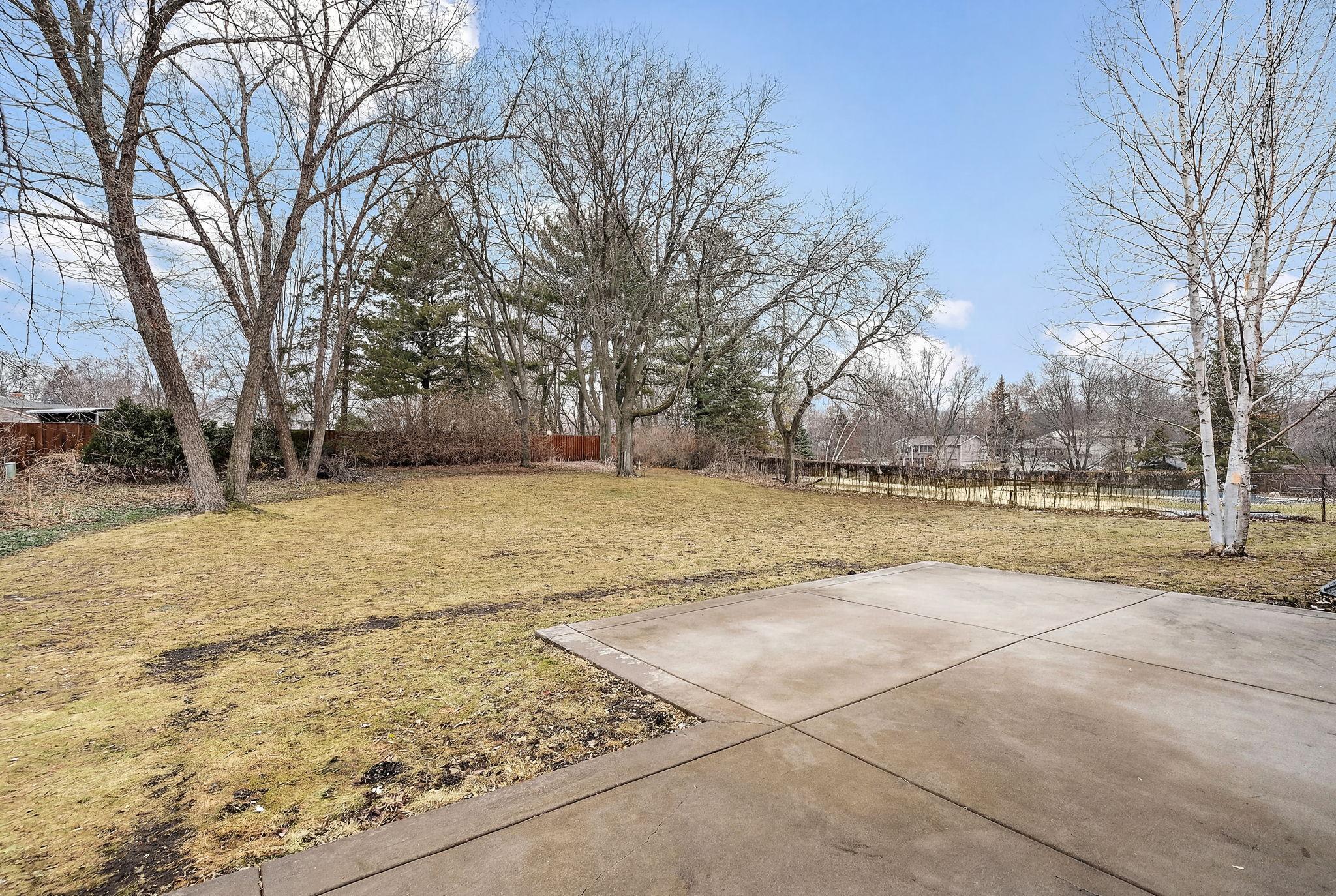 2525 Troy Lane N